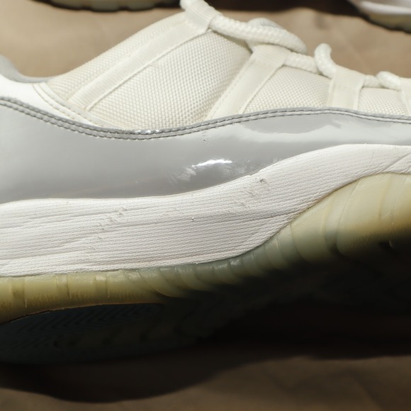 Air Jordan 11 Retro Low Cement Grey White Men's Size 12 AV2187 140 - Picture 12 of 16